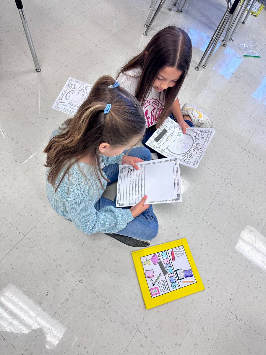 reynateaches's tweet photo. Collaborating today on some peer revising for our informational text writing unit! @NISDScarborough https://t.co/x2RWmat4MQ