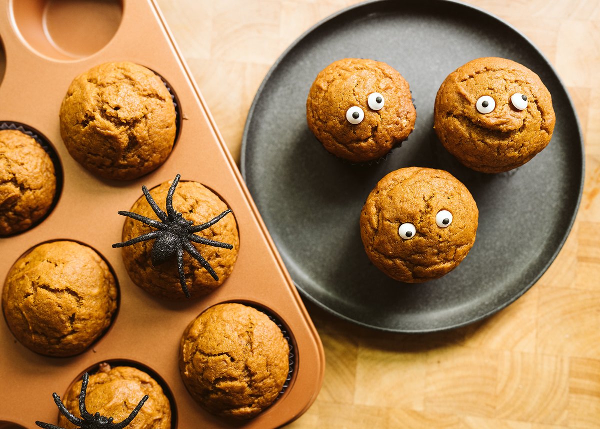🕷️🎃 Halloween is right around the corner and these "Spooky" Infused Pumpkin Muffins are family favorite at our house. 
loom.ly/LCGbHCI

#pumpkinspice #pumpkinmuffins #sweettreats #infusedfoods #halloweenrecipes #recipesforfall #pumpkin #healthyrecipes