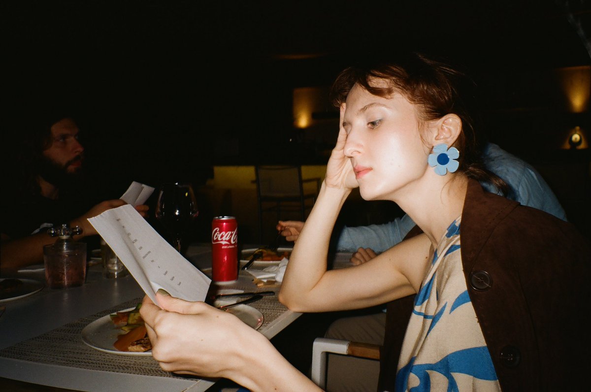 арина tweet media