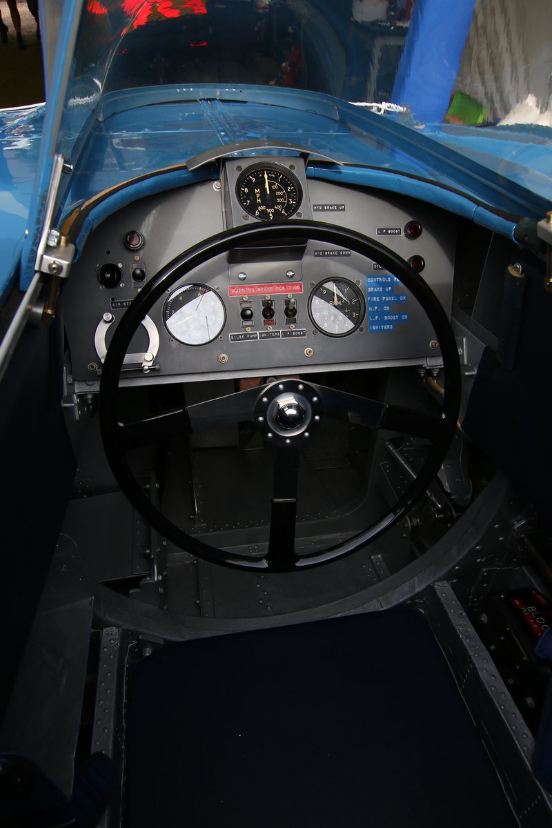 bluebirdk7's tweet image. K7&apos;s cockpit looking  rather moody between runs. The team minutely examined hundreds of photos to accurately recreate every inch of its interior &amp;amp; it all works too.

#restoration 
#teamwork 
#enginee