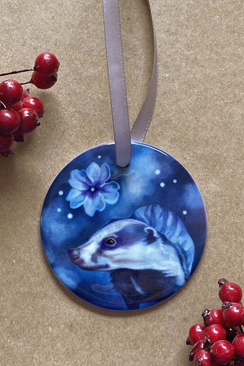 A Very Hopeful Badger! The last of my 5 NEW ceramic ornaments, featuring my wildlife illustrations! etsy.com/uk/listing/158… &amp; folksy.com/items/8225486-… Only 2 left - more to be on order soon! 

#womaninbizhour #CraftBizParty #badgers #shopindie #letterboxgift #giftideas