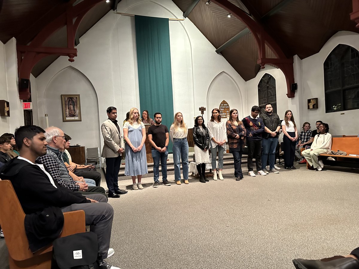 SJCUofA's tweet photo. Last Sunday a Commissioning Mass occurred for the CSA leaders for 2023-2024. Beautiful bibles were donated by Word on Fire Catholic Ministries which our leaders certainly appreciated! #WordonFire
@WordOnFire @uofacsa https://t.co/c2nAgPw3ms