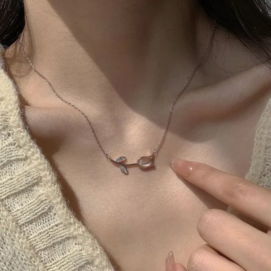 tulip necklace ✨
