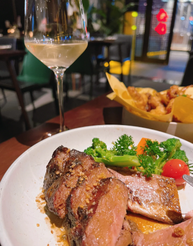 NotPattyHeaton's tweet photo. Dinner today.
I went out for steak and white wine by myself and had a great time, I'm such a foodie!😊😊 https://t.co/BuK4yDszsH