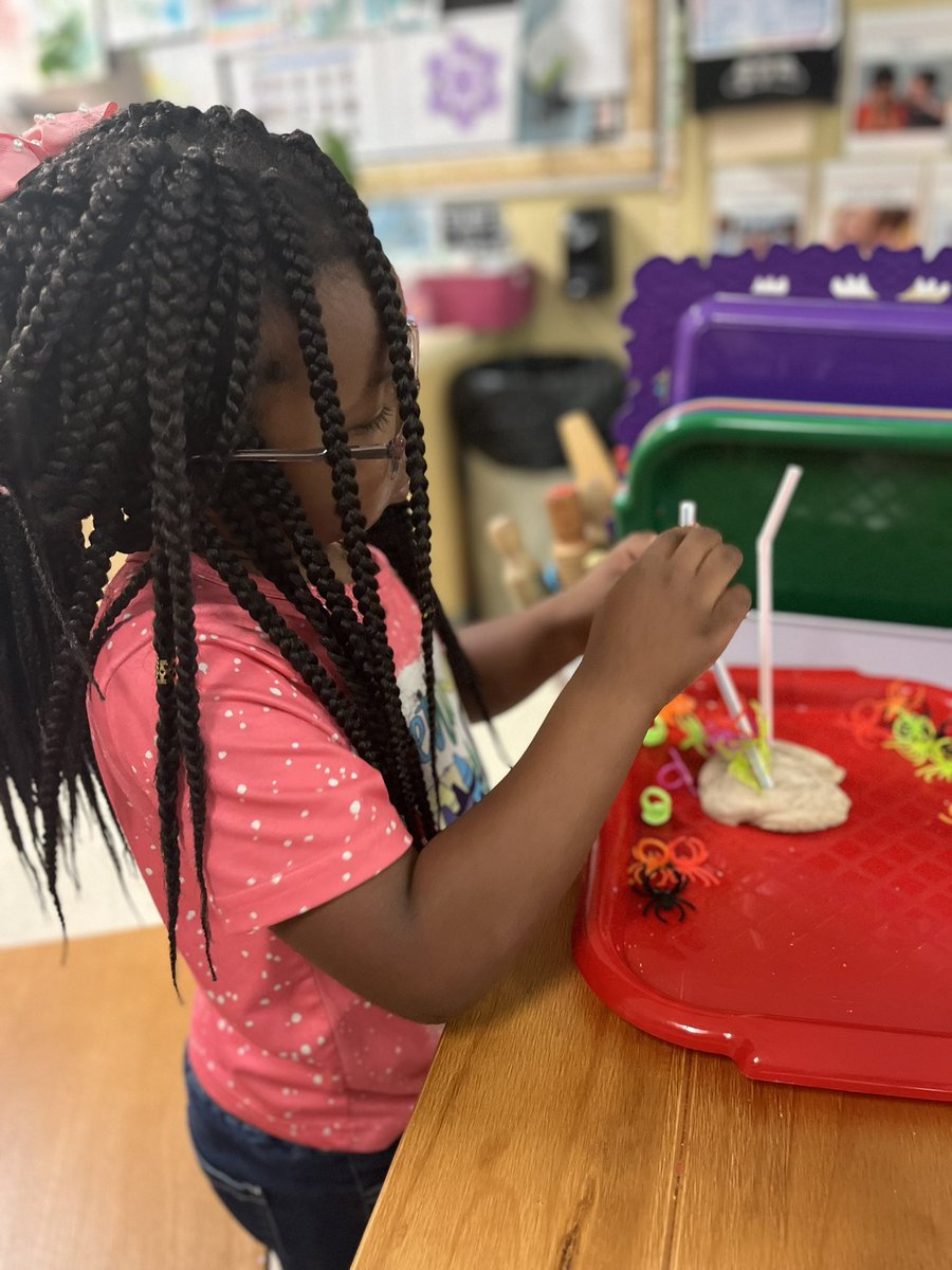 RCPS_EarlyLearn's tweet photo. Spider Activity 
#spiderring #patterns #counting #afterschool #Halloween 
#afterschooliscool https://t.co/A8Kndyk4FH