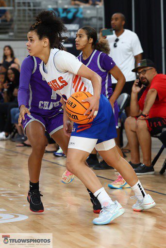 2026 5'7 PG Aaliyah Spaights, Bishop Gorman High, Las Vegas, NV had a Monster weekend at the Border League tourney in Las Vegas. 22.6 PPG 3.6 APG 5.6 RPG 3.8 SPG 81% Free throw percentage @brdrleague @areacodes @Phase1Hoops @LBSUWBB @byuwbb @CSUNWBB @hypehermarlon @SunDevilWBB