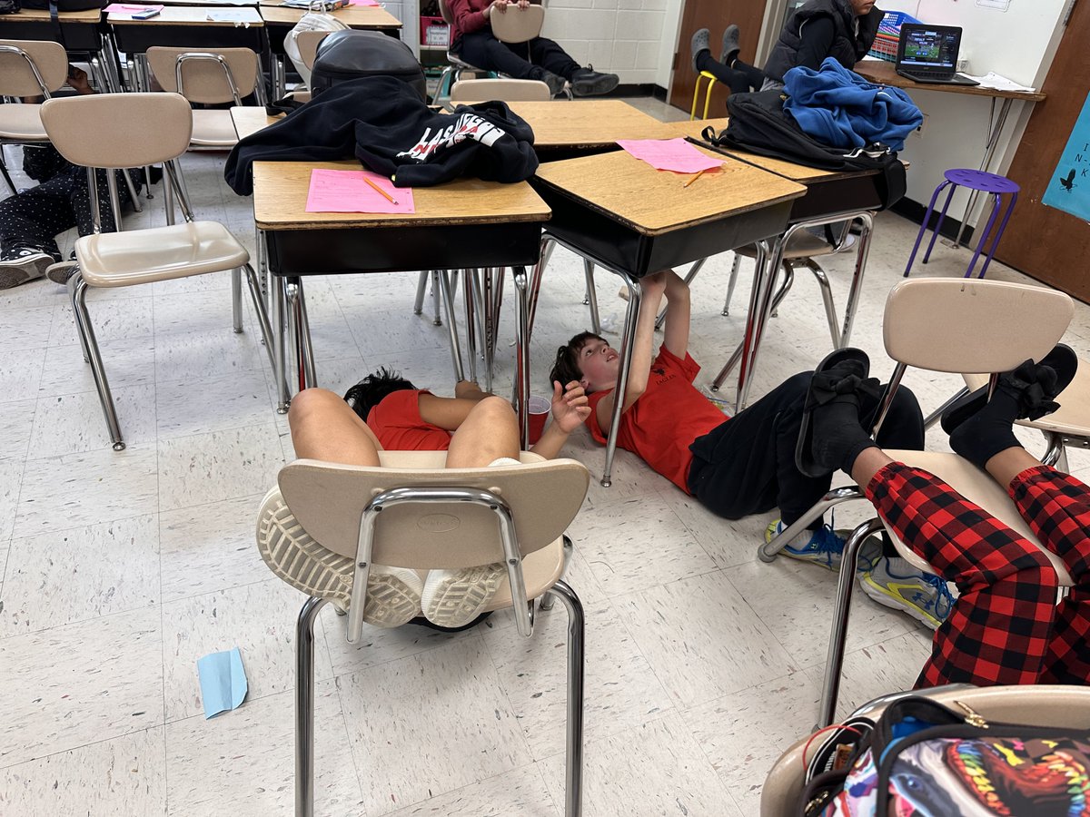 CroftonMSAACPS's tweet photo. Students in Mr. Fearn's and Ms. Renko's classes were painting like Michaelangelo on Friday! Crofton Middle School teachers are creative and really know how to make lessons memorable. #AACPSawesome #Creativeteachers https://t.co/maBWAWLjcc
