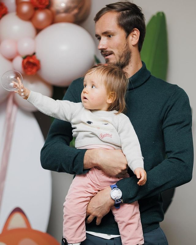 Meddy Family 🐻 tweet media