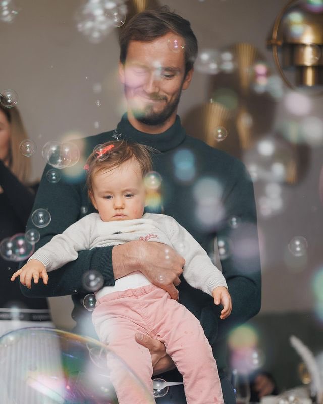 Meddy Family 🐻 tweet media