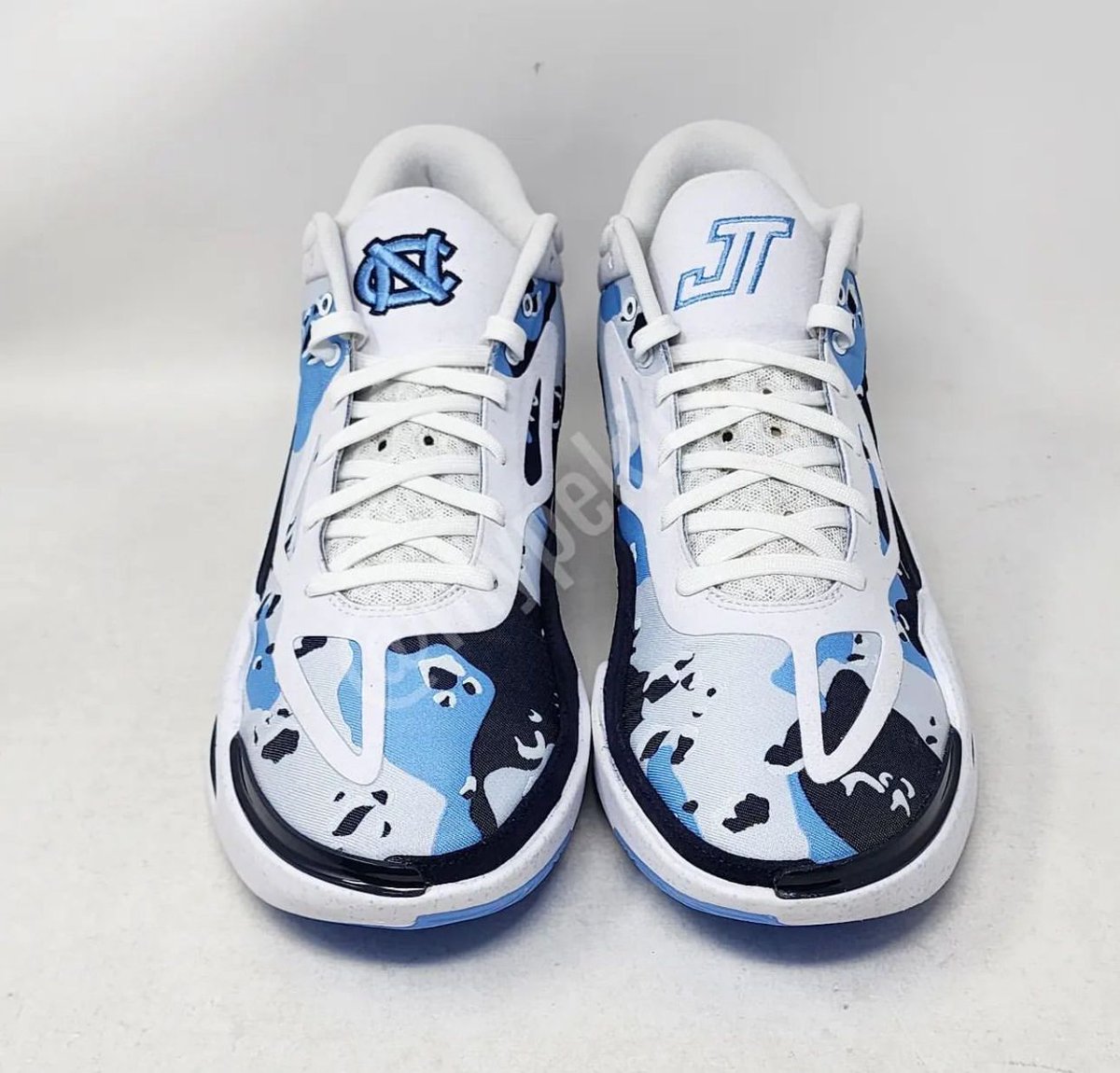 TheSiteSupply's tweet photo. Jordan Tatum 1 UNC PE 👀 

📸 mypekicks (IG) https://t.co/URWry4x86W