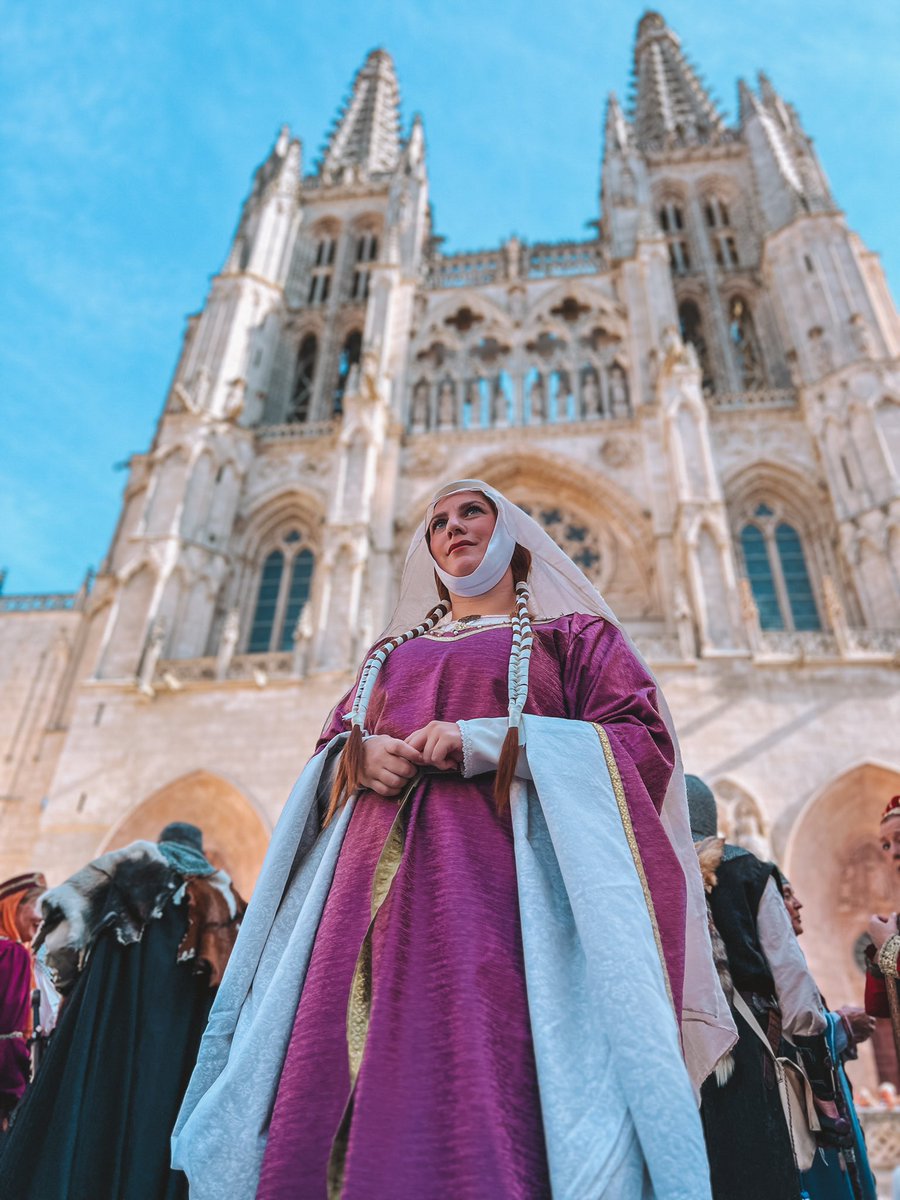 ⏰ ¡Quedan pocas horas para participar en el concurso de fotografía y vestimenta medieval!

▶️ Entra en la web burgoscidiano.com/participa/

▶️ Y sigue las instrucciones para llevarte premios de hasta 500 euros 👏👏👏

#BurgosCidiano #burgos #concurso