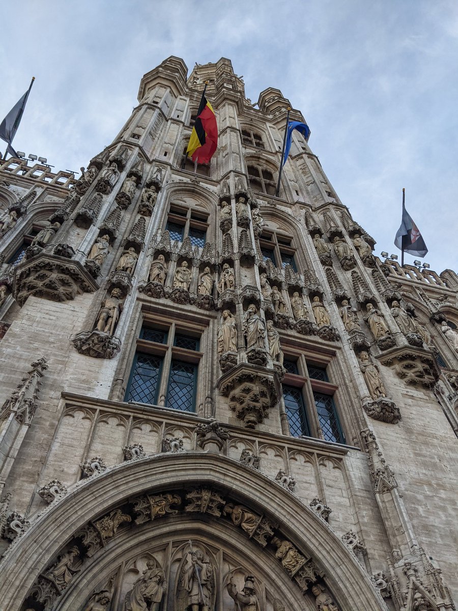 Hey #traveltribe, been MIA because I'm on a trip to #Paris with a stopover in #Brussels. Here are some of our favorites from Brussels: 1 Grand Place 2 Liege waffles 3 Moules & Frites 4 Tour of town Hall @TravelFoodiesTV @MadHattersNYC @SashaEats @LindaPeters64 @FitLifeTravel