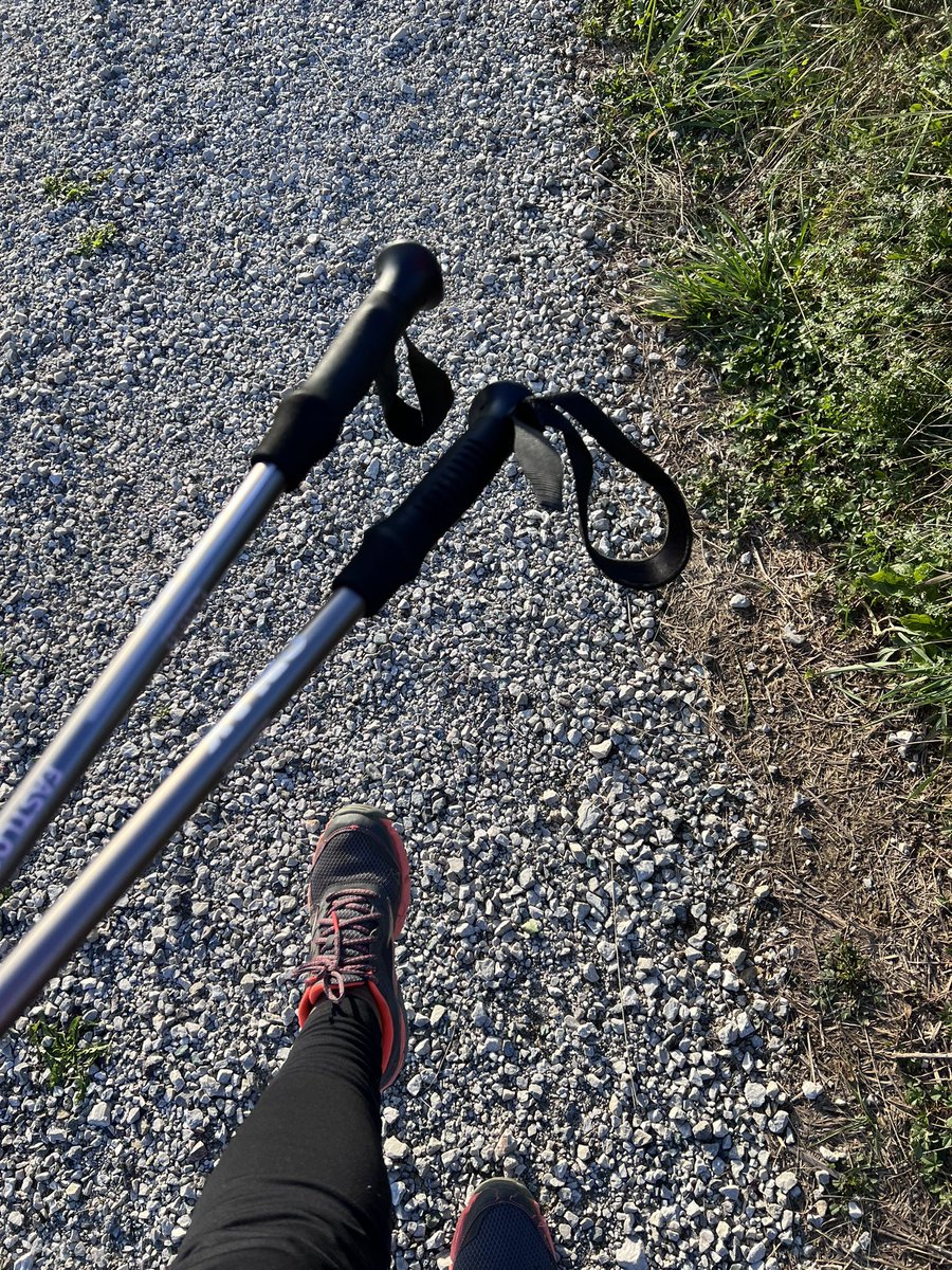 an_april04 tweet media