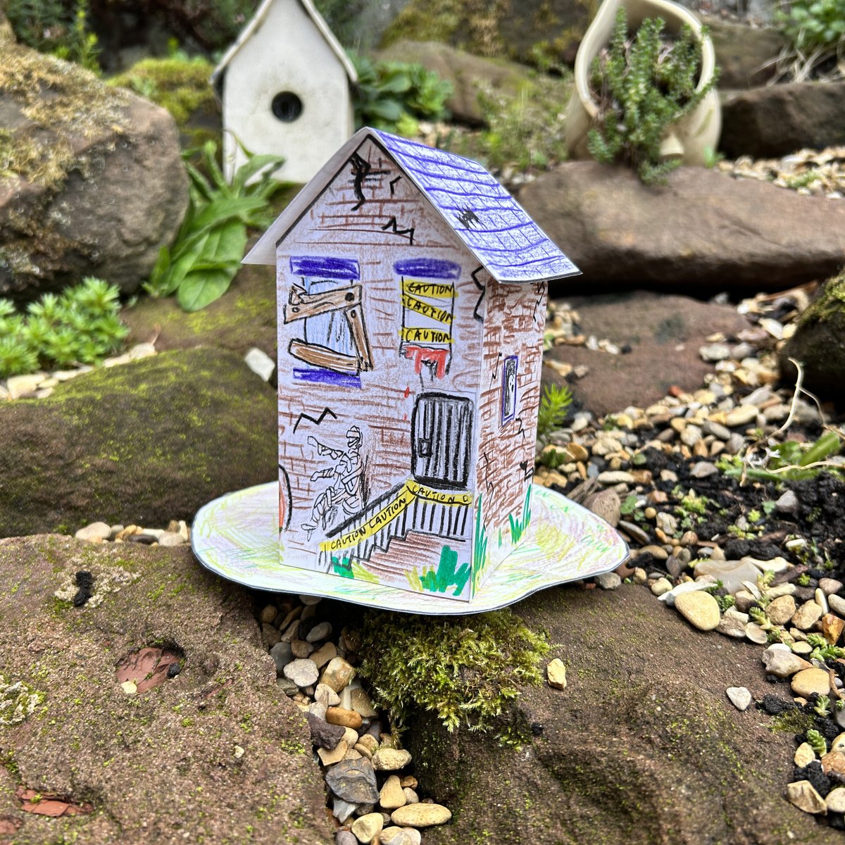 New workshop alert! Art Club with <a href="/tlcillustrate/">Toni-Louise Carter</a> - first session on Saturday 28th October eventbrite.co.uk/e/paper-haunte…