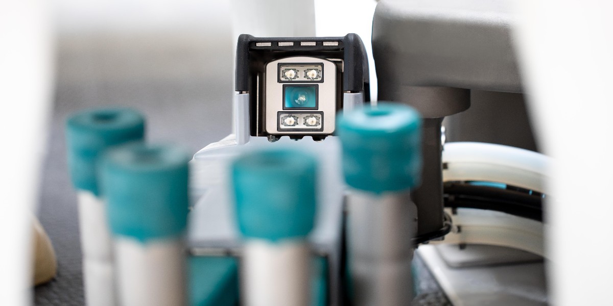 GEA_farming's tweet image. A perfect triad! The Camera Cleaning Cloths are the new product for cleaning the camera of your #milkingrobot! #DairyRobot In combination with CameraCleanse AMS &amp;amp; CameraCleanse Descaler AMS you will achieve a perfect cleaning result. Call your dealer: go.gea/2Uc