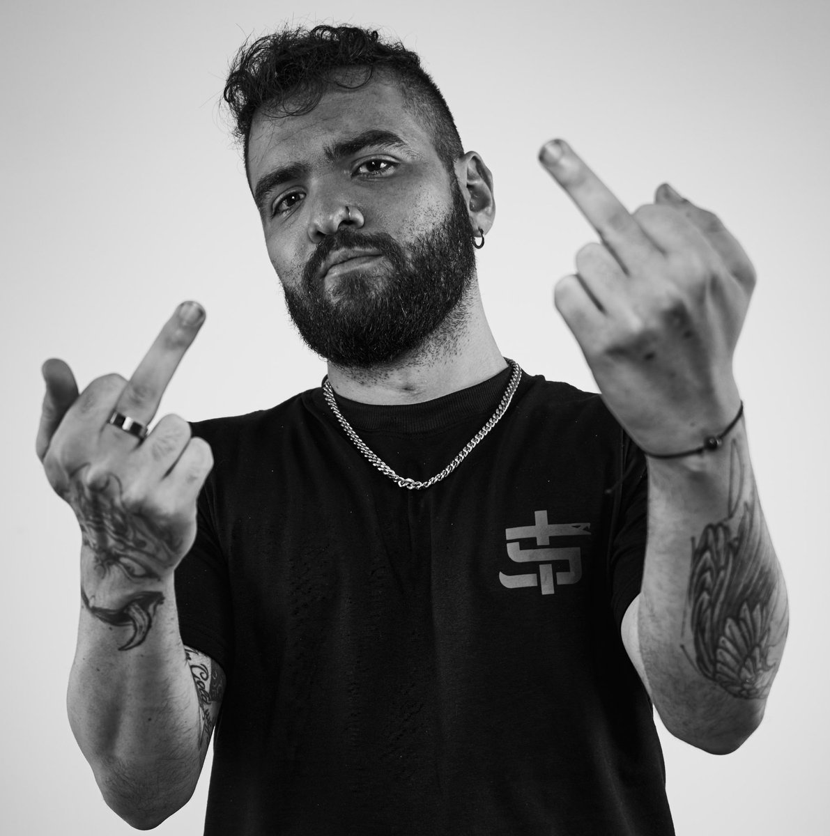 tiagosantineli's tweet photo. bolsonaristas, ancaps virgens, mbl, crentes e outros tipos de idiotas: me processem mais, tentem me cancelar mais e enfiem todos as marcas de chocolates no cu de vocês! 

MATÉRIA DO G1 SOBRE OS CANAIS DE ESQUERDA QUE MAIS CRESCERAM E ADIVINHA QUEM TÁ EM PRIMEIRO NA LISTA?

matéria completa aqui: https://t.co/2kbIfu4bNr
