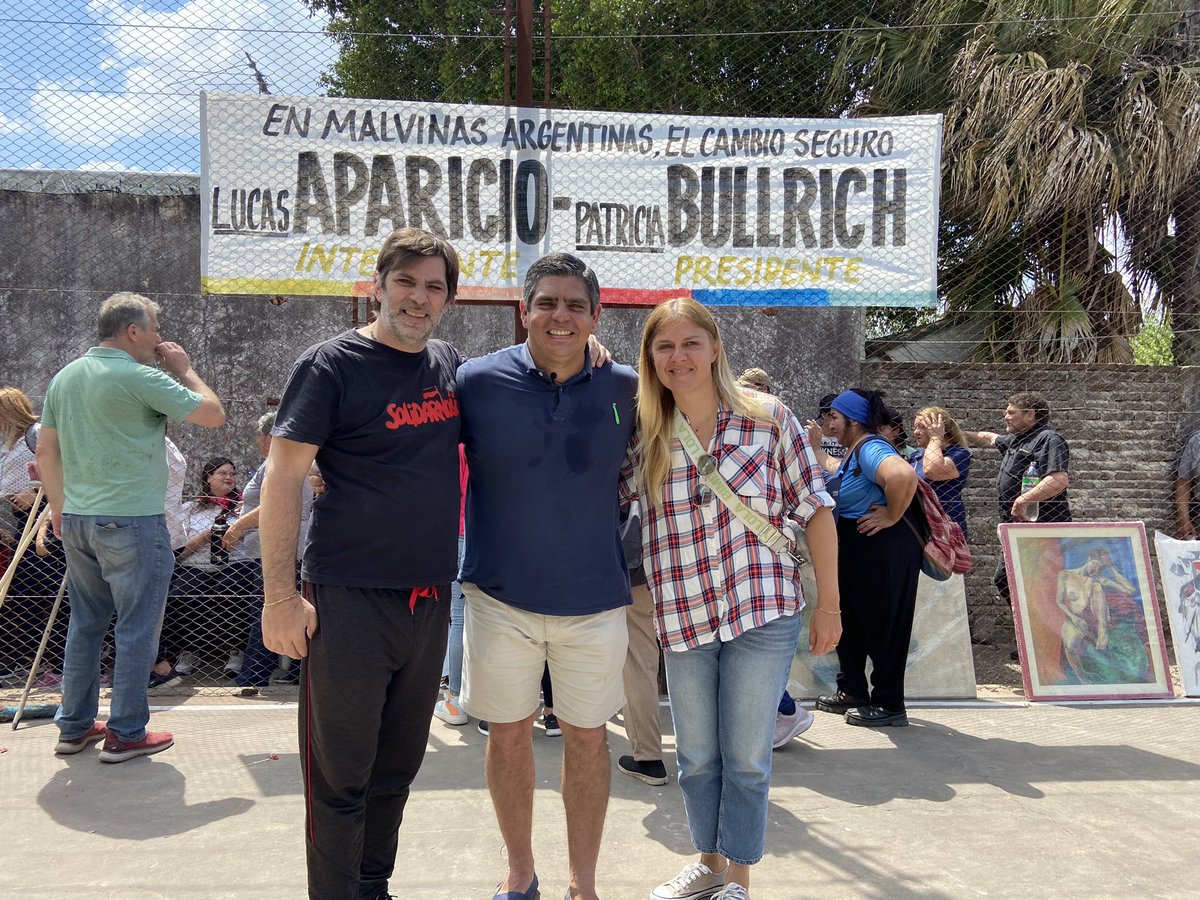 En #MalvinasArgentinas 
<a href="/LucasFaparicio/">Lucas Aparicio</a> Intendente 
El candidato de las #pymes 
El proyecto de la #gente