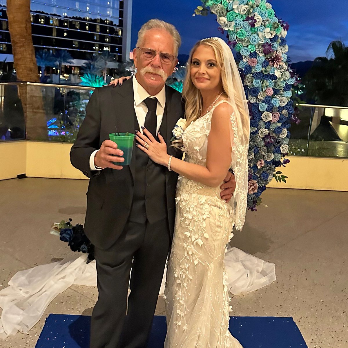 SSHADOWW1's tweet photo. @rmlimodriver69 Congratulations Duuuu!.. You should make this your Twitter picture. Wish you and Stephanie the best 🍸🍻 https://t.co/r3URSnSaVV