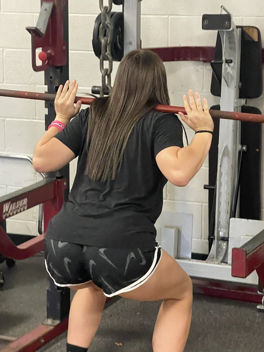 LionSportsCHS's tweet photo. Jordyn Quattlebaum was the Female Leading Lifter for 1st Nine Weeks!
She set the class best with 315lb squat and 160lb bench!
#lionstrong https://t.co/olOQvutJy4
