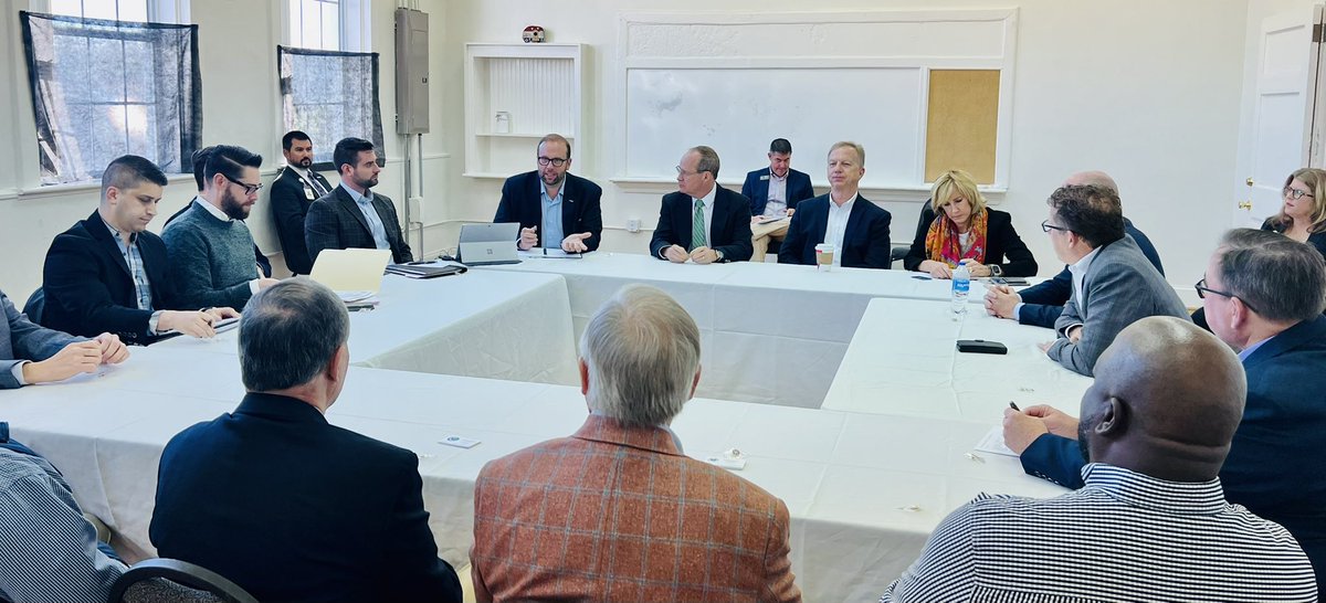 RepGregMurphy's tweet photo. It was a pleasure to host a roundtable with my @WaysandMeansGOP colleagues to hear from local officials, physicians, and hospital representatives in Belhaven and ECU Beaufort to examine access to rural health care. https://t.co/7rj4LxHiMG