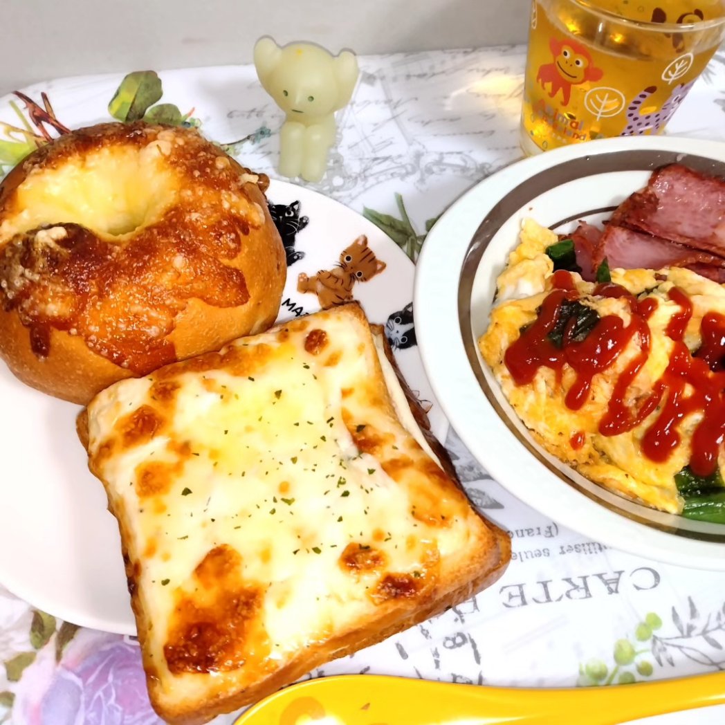 kuppo_lalaraku's tweet image. #おはようございます
#おうちごはん 一応
#朝食

#たまご焼き ネギ入り
#ベーコンソテー

#Préférence #プレファレンス の #パン
#新中野 #中野
#パン屋

#ナスとお麩の味噌汁
#庄内麸

#お茶
#スミスキー