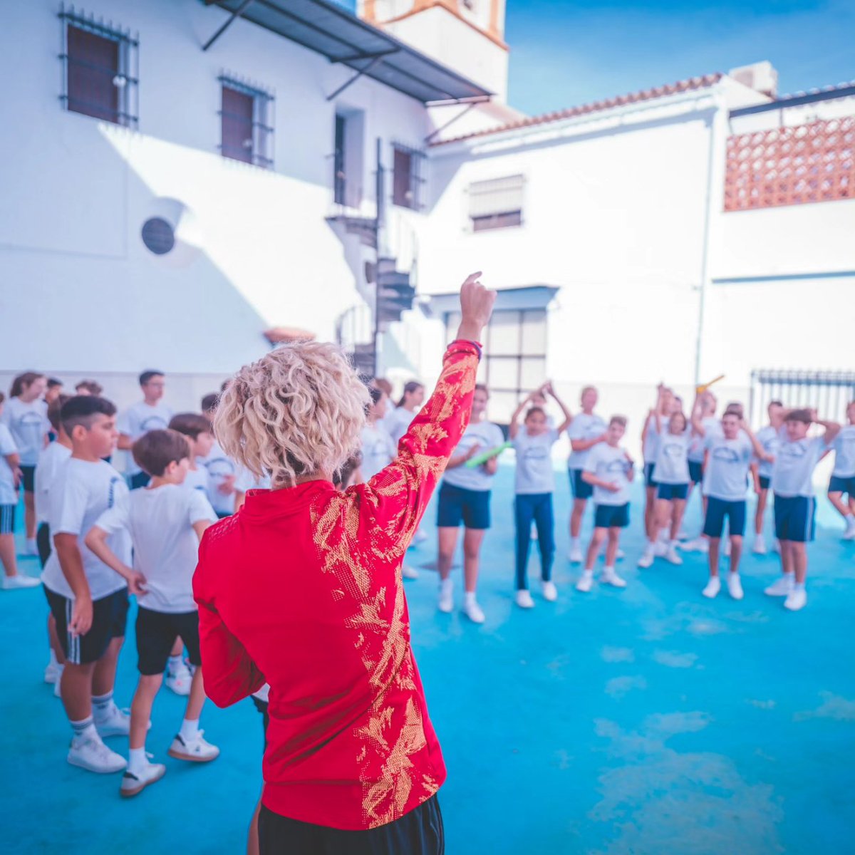 karitocaroca's tweet photo. El atletismo siempre regala cosas guays. Pero algunas molan más que otras 😍.
Todo un placer dar esta charla en el C. P. D. Sagrado Corazón y San Francisco de Paula, en La Puebla de Cazalla. Gracias a la iniciativa de @atletismorfea y @beathleticsw 🤗.

#ruralathleticsgirls https://t.co/XXUESe10h2