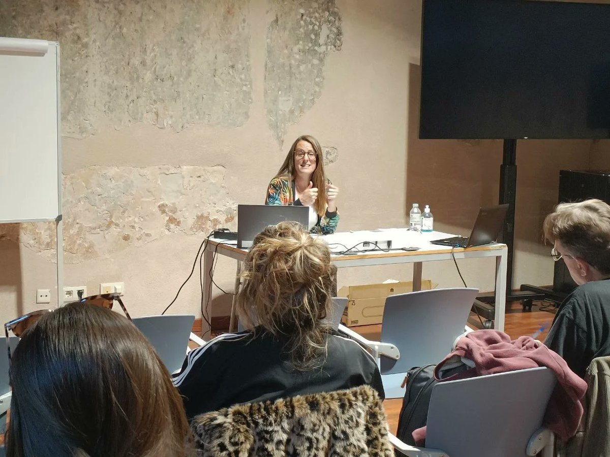 1️⃣ 𝒂𝒏𝒚 𝒅𝒆 𝑪𝒆𝒏𝒕𝒓𝒆 𝒅'𝑬𝒔𝒕𝒖𝒅𝒊𝒔 𝑼𝒏𝒊𝒕𝒂𝒕 𝑷𝒐𝒑𝒖𝒍𝒂𝒓 

En 5️⃣ moments:

🔶 Actualització del <a href="/cserraipuig/">Centre de documentació Serra i Puig</a>  🗃️

🔶 Publicació de les 3️⃣ primeres obres 

🔶 Constitució del Consell Honorífic 🫂

🔶 Dos cursos de formació 📚

🔶 Impuls de <a href="/RuraliaCat/">Ruràlia</a> ♀️🌱