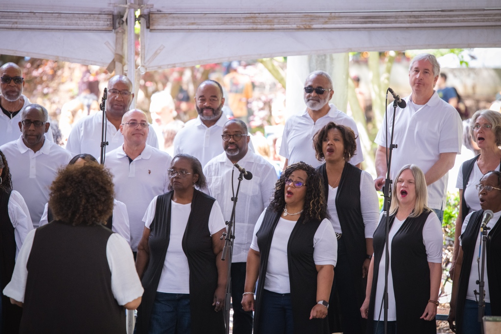 KnoxvilleOpera's tweet photo. Knoxville Opera's Gospel Choir presents 'Knoxville Opera Goes to Church' on October 29th at 5 PM. This free public concert is the season's standout event, but seats are limited. Don't miss your chance to be part of this unforgettable musical celebration! https://t.co/oqRttUIEXh