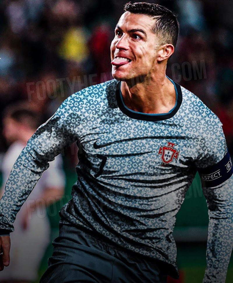 It's time again that I remind you who the greatest footballer of all time is. Cristiano Ronaldo