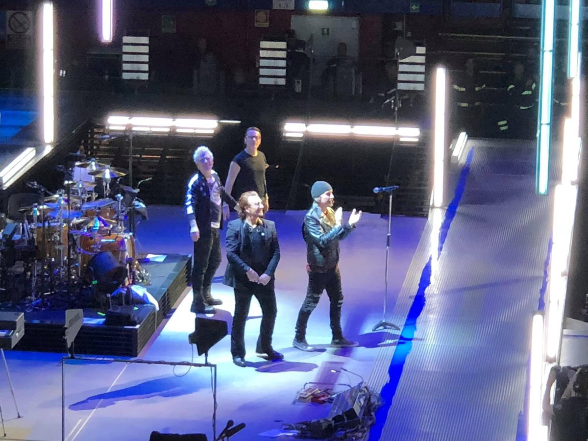 u2shark's tweet photo. #U2 #Bono #TheEdge #Adam #Larry #U2History #OnThisDay : 16 Ottobre 2018 #U2EITour #U2Live #MediolanumForum #Milano U2 Experiece + Innocence Tour @U2 https://t.co/zAZG2ayFtn