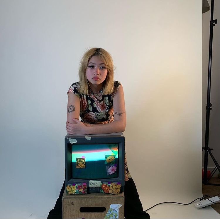 clairodoobees's tweet image. three years of fake it flowers 💐