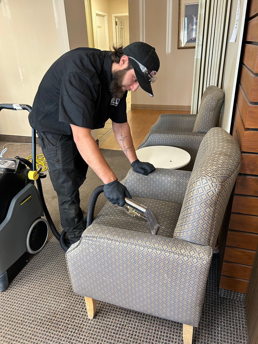 Thank you Reggin Mechanical for participating in their first Silvera Care Day! Employees from Reggin spent the afternoon with us at our Mountview Apartments recently and cleaned the upholstery in the common spaces since Mountview is still recovering from a fire on July 27, 2023.