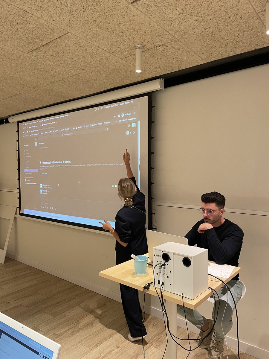 Hoy en <a href="/aulaCM/">Aula CM - Escuela de Comunicación y Marketing</a> parte de nuestro equipo <a href="/itziequisoainb/">Itziar Equisoain</a> y <a href="/Robertjam12/">Roberto Arroyo | Digital Marketing Specialist PBSA</a> nos da una pequeña charla sobre la App #Slack ¿Habéis escuchado hablar de ella?