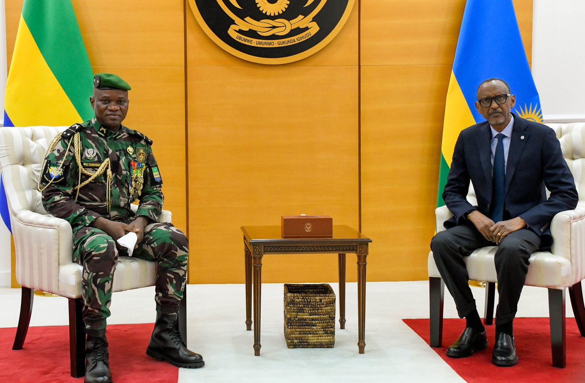 Aujourd'hui, au Palais présidentiel Urugwiro, j'ai échangé avec mon homologue @PaulKagame, sur la nécessité de consolider les liens historiques qui unissent le #Gabon 🇬🇦 et le #Rwanda 🇷🇼. Nous avons réaffirmé notre engagement à intensifier notre coopération dans des