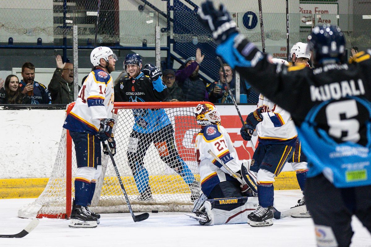 🎥 Highlights: Blaze vs. Flames: youtu.be/XlClJfKHmhY

Thanks to <a href="/cleancutsports/">Clean Cut Sports</a> 🐲🏒🔥