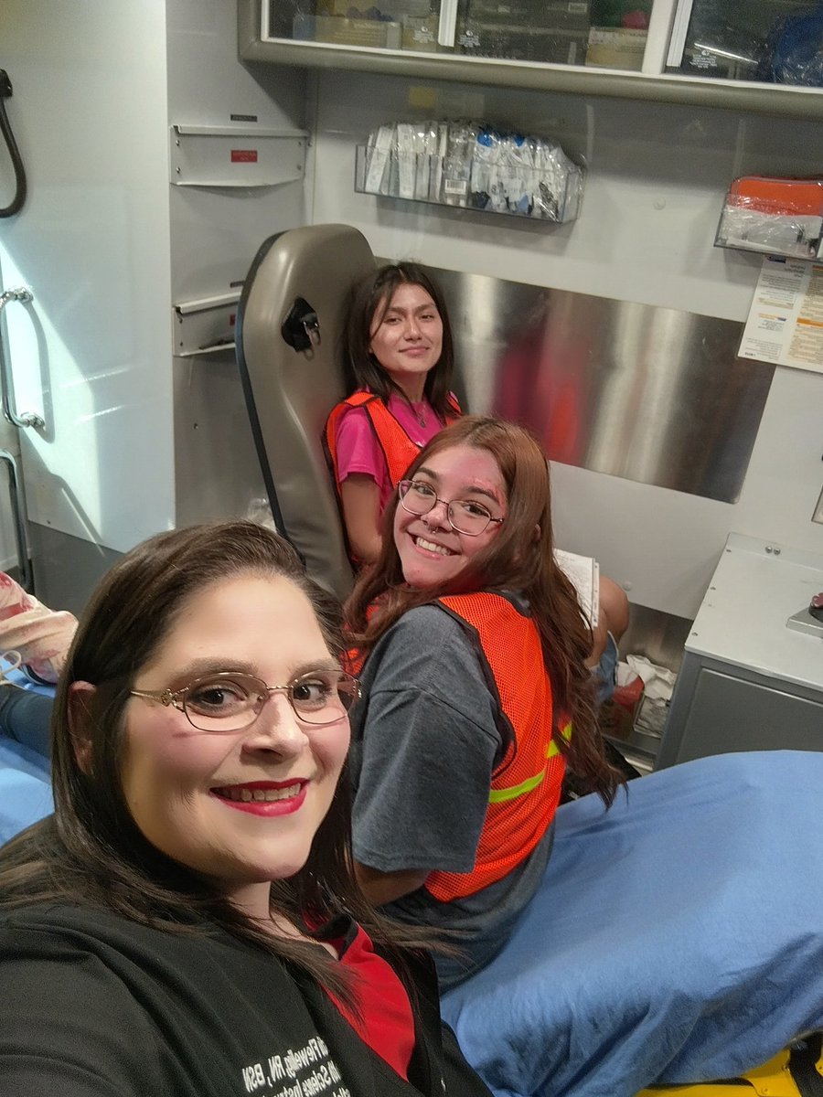 *FAKE WOUNDS/INJURIES* #CHS_HealthScience had the privilege of assisting THR Fort Worth hospital with a disaster drill today!! Their sim lab staff did a wonderful job with the victim moulage, and our students were able to see trauma care in action! #CastleberryCTE #CastleberryISD