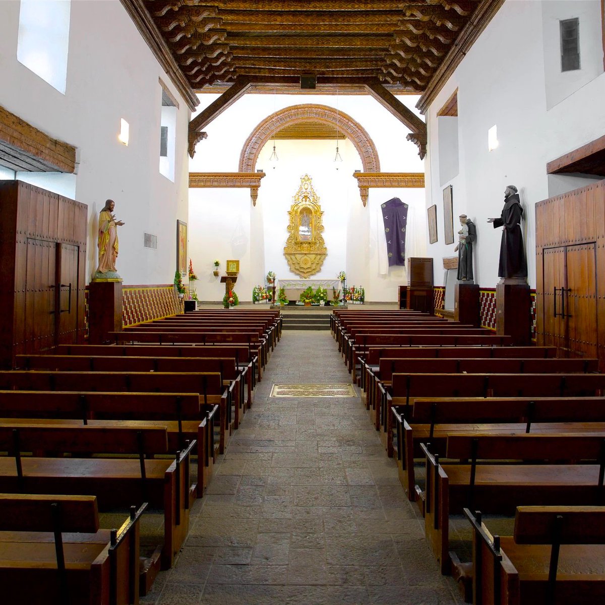 MexicoEncanto's tweet photo. Su arquitectura imponente 🏛️ y la serenidad que se respira en su interior 🙏 son testimonio de la rica tradición y herencia religiosa de nuestra región. Un lugar donde la fe y la historia se entrelazan en cada rincón, ofreciendo un encanto viajero único. 🕊️🇲🇽 #CatedralJuárez https://t.co/ajajCCfp9z