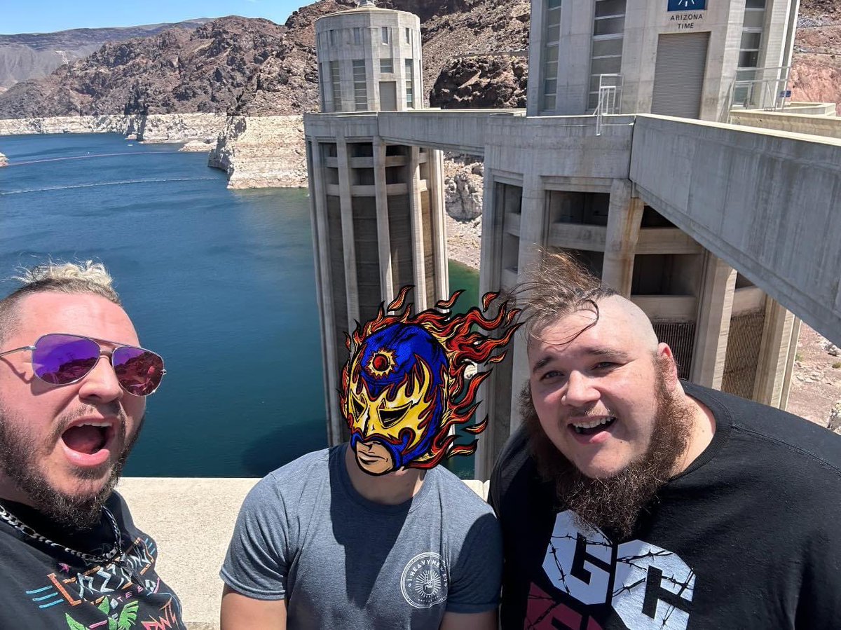 Sam_Stackhouse's tweet photo. Happy Birthday to a dude that's become one of my best friends inside and outside if the ring. @FuegoDelSol This could become a long sappy post but I'm just gonna say I love you brother and I hope to have a great birthday!! #stackhouseoffire #teambiggysmallz #teamhellyes https://t.co/UdnPe7rjL9