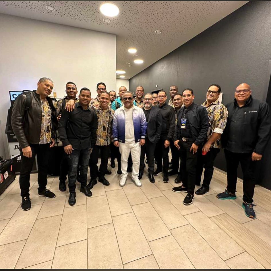 MISIÓN CUMPLIDA
#EuroTour2023
Héctor Acosta El Torito <a href="/ElTorito48/">Hector Acosta EL TORITO.</a> y #SuOrquesta.
#sentimiento #BachatéameMamá #MúsicaDominicana #MerengueyBachata #MusicaLatina #abailámuchachita #Dominicana
