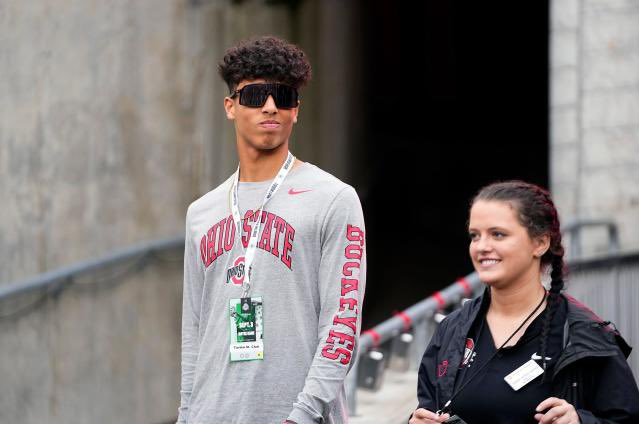 BREAKING: 4⭐️ Ohio State QB Commit Tavien St Clair Rises up 287 Spots To the 12th OVR Prospect in 2025 Updated On3 300 Rankings

St Clair is now the 2nd ranked QB in the 2025 Class according to On3 

ANOTHER GEM FOR RYAN DAY😳