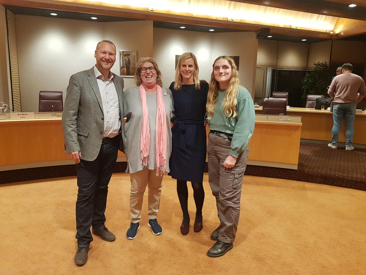 Zo blij! Vanavond is onze motie 'Geen prijskaart meer aan zelfbeschikking', waarmee de aanvraag van geslachtswijziging wordt vergoed. Een grote stap voor een inclusiever Zwolle! Samen met @pvdazwolle <a href="/D66Zwolle/">D66Zwolle</a> <a href="/PvdDZwolle/">Partij voor de Dieren Zwolle</a> <a href="/VoltZwolle/">Volt Zwolle</a> <a href="/NealNieuwenkamp/">Neal Lionel Nieuwenkamp</a>  #zgr