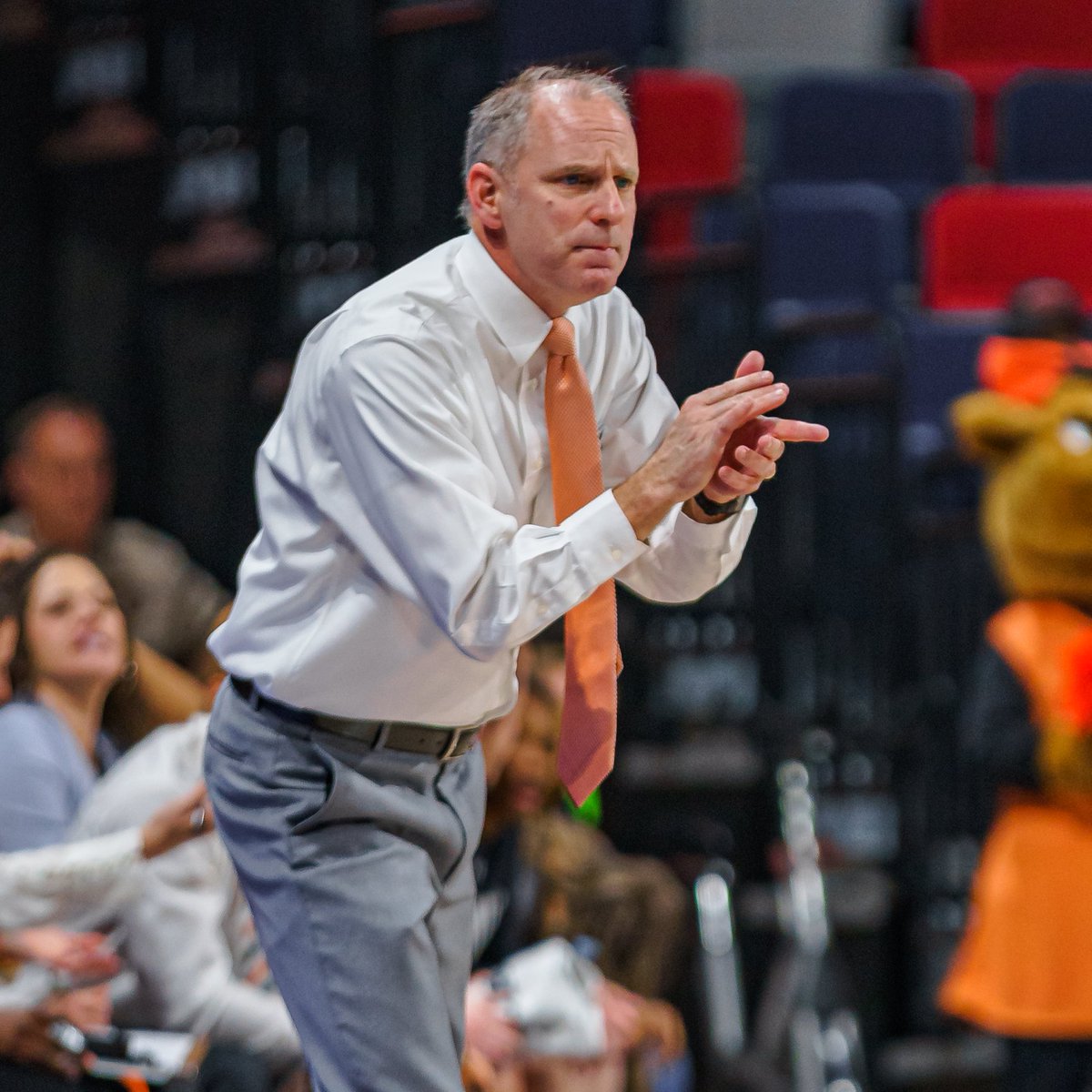 Year 8️⃣ on deck with the best boss out there.

Happy #NationalBossDay to head coach Ronny Fisher!

#SweatAndServe | #RollHumps 🐪🏀