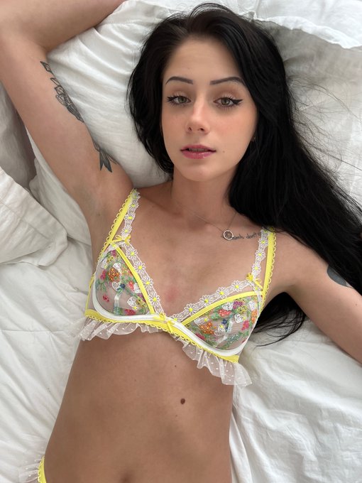 Spend the day in bed? https://t.co/yRJRCw1ewH