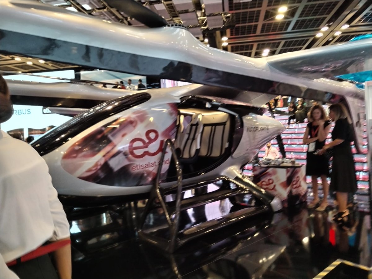 alihadi's tweet photo. Electric Flying Taxi @GITEX_GLOBAL 

#GITEXGlobal2023 #GITEX2023 #tech #technologynews #Drones #FutureTech #mydubai https://t.co/m1OkoQrpTO