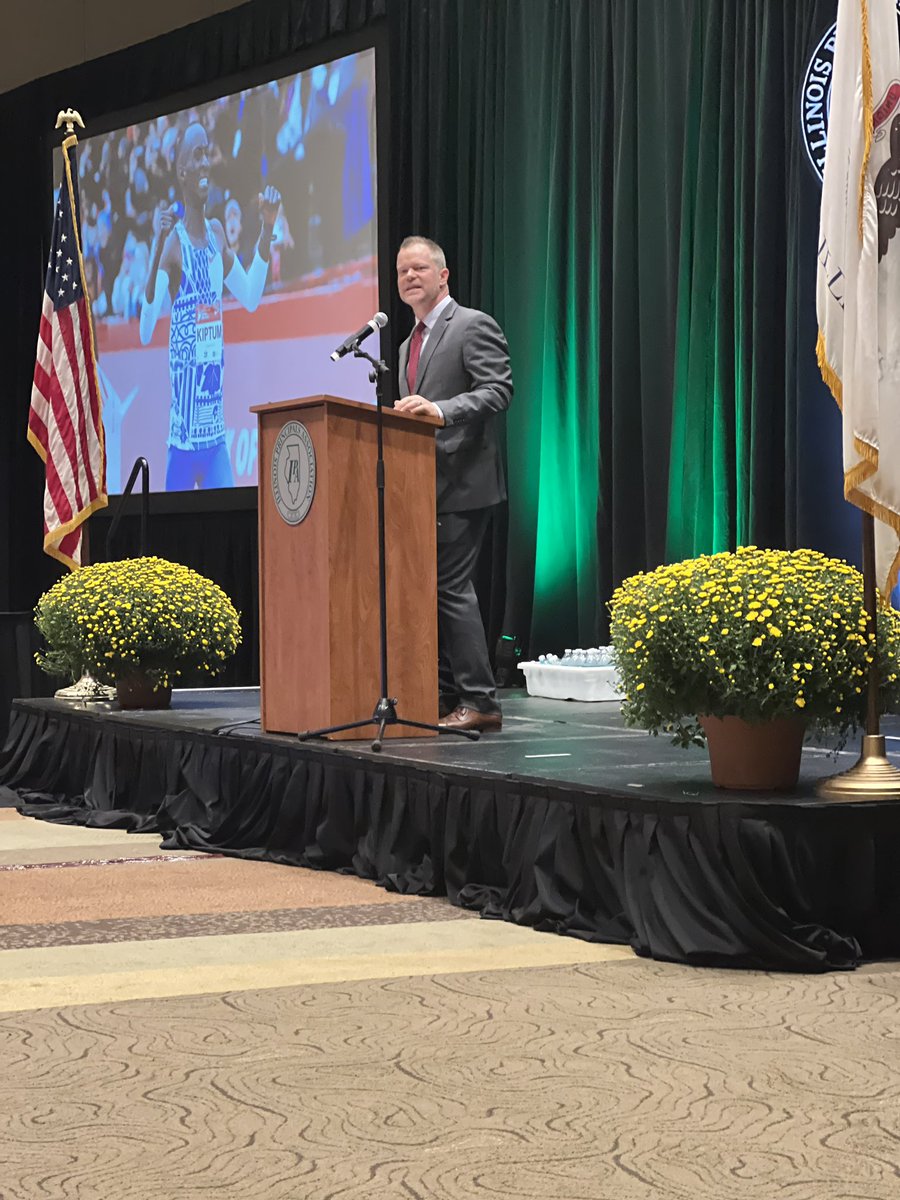 What a dialogue by <a href="/ilprincipals/">Illinois Principals Association</a> President @EGPrinciPaul at the IPA Annual Conference… didn’t realize realize I was juggling while running a marathon before! 🤣