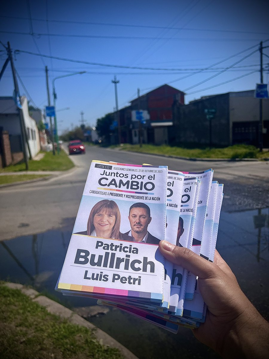 Nacho Oyarzú 🇦🇷 (@nachooyarzu) on Twitter photo CASA POR CASA ✅
La boleta de <a href="/PatoBullrich/">Patricia Bullrich</a> llegó a todos los barrios de 📍Ensenada!
El próximo domingo ➡️ ¡boleta completa en el sobre! 😉 CASA POR CASA ✅
La boleta de <a href="/PatoBullrich/">Patricia Bullrich</a> llegó a todos los barrios de 📍Ensenada!
El próximo domingo ➡️ ¡boleta completa en el sobre! 😉