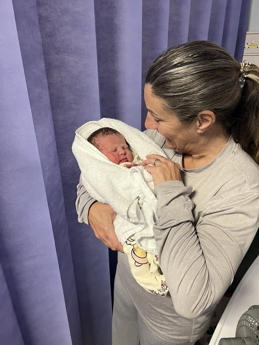 MichelleKersha7's tweet image. Welcome to our family Millie Catherine Kershaw, born today at 12.22pm weighing 7.8lbs  I’m absolutely over the moon and so proud of mummy and daddy, Taylor and Erin 💖🥰#Proudnanna #FirstGranddaughter