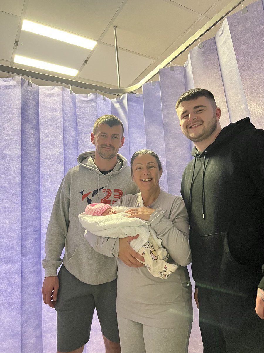 MichelleKersha7's tweet image. Welcome to our family Millie Catherine Kershaw, born today at 12.22pm weighing 7.8lbs  I’m absolutely over the moon and so proud of mummy and daddy, Taylor and Erin 💖🥰#Proudnanna #FirstGranddaughter