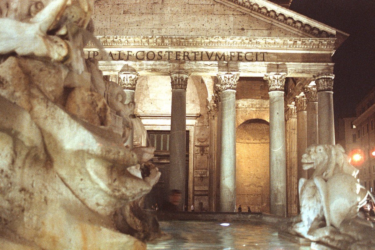VandeMdna's tweet image. Quando sei con l’analogica e la gente osa camminarti davanti (e ti guarda pure)!!!
#Roma #pellicola #Pantheon