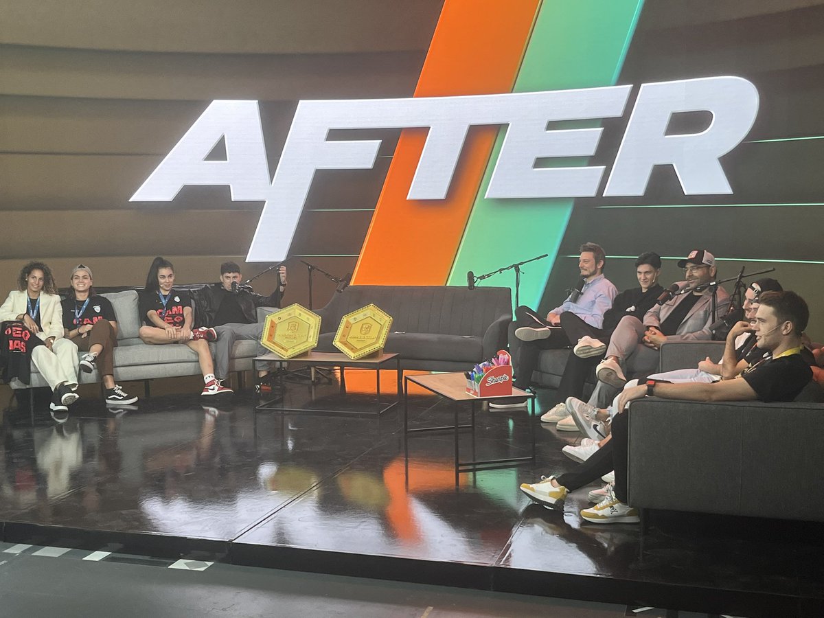 🔴 EN DIRECTO. Programa cargadito con protagonistas de la final.

📺 twitch.tv/kingsleague